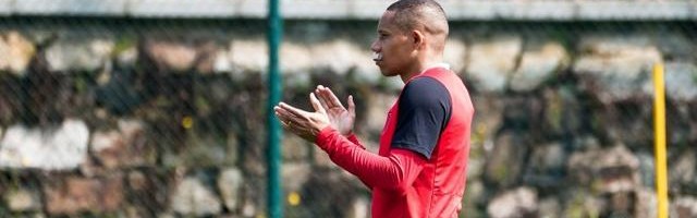 kaiyun-韦林顿-席尔瓦带伤参加训练，嘴上还有包扎